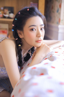美女娃娃和真人一样